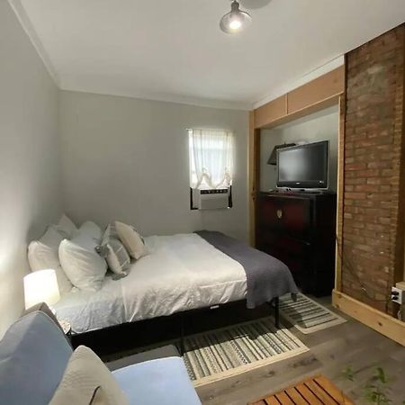 Studio Apt W Garden Kingston Exterior foto